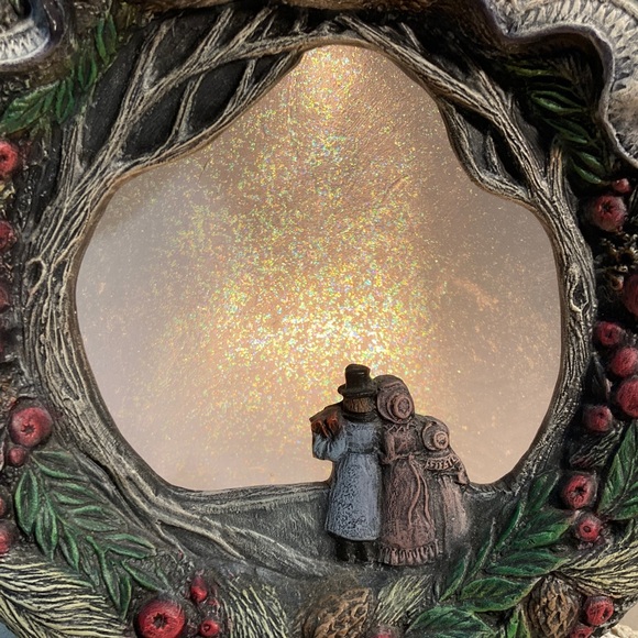 Vintage Ceramic Holiday Wreath Light With Bow And Berries - Picture 4 of 16